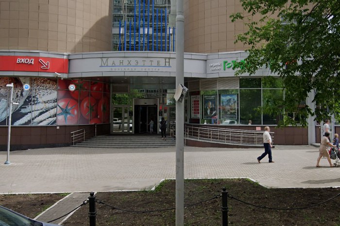 Сотрудники ФСБ задержали в Чечне подозреваемого в рейдерском захвате екатеринбургского БЦ Сотрудники свердловского УФСБ при поддержке СОБР Росгвардии задержали в Чечне Амирхана Юсупова, подозреваемого в рейдерских захватах бизнес-центров в Екатеринбурге. Мужчина находился в федеральном розыске. — Он был причастен к серии рейдерских захватов парковочных комплексов и коммерческих структур, — рассказал источник Ura.Ru. Сейчас Юсупов находится в СИЗО, его обвинили в покушении на убийство двух и более лиц, совершённом в составе ОПГ. По предварительным данным, Юсупов был оппонентом Марселя Гасанова, у которого, вероятно, отняли БЦ «Манхэттен».