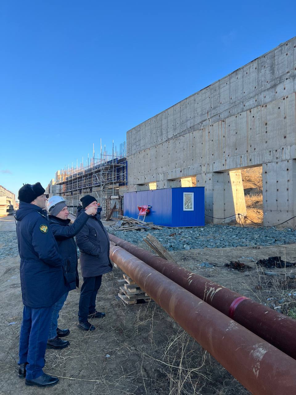 Прокуратура разбирается с задержкой зарплаты строителям Красногорского гидроузла По информации прокуратуры ООО Межрегионстрой задействованное в строительстве объекта имеет задолженность по заработной плате перед 150 омичами В ходе надзорных мероприятий будут установлены все обстоятельства и причины произошедшего дана оценка соблюдению требований трудового законодательства работодателем при наличии оснований принят комплекс мер прокурорского реагирования сообщает пресс служба ведомства Om1 Омск в MAX