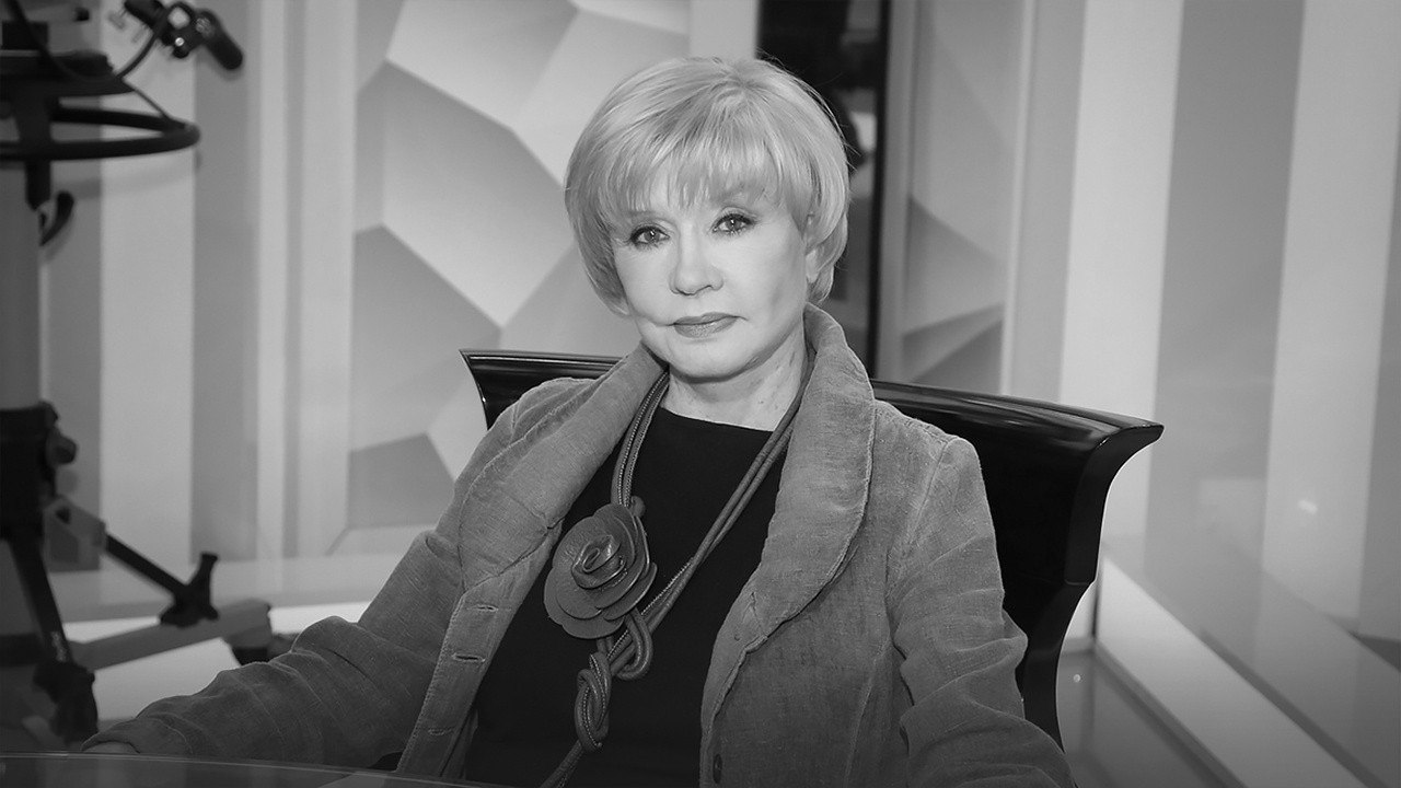 Умерла народная артистка РФ Вера Алентова Сегодня её экстренно госпитализировали с церемонии прощания с актёром Анатолием Лобоцким Алентова получила известность благодаря роли в фильме Москва слезам не верит