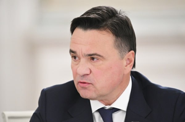 Андрей Воробьёв сообщил о нейтрализации 21 дрона в 7 муниципалитетах Подмосковья Беспилотники были ликвидированы силами ПВО и средствами РЭБ отметил губернатор области Один из беспилотников упал в деревне Пагубино Волоколамского муниципального округа в результате произошел взрыв Пострадал один человек мужчина 57 лет написал Воробьёв в Telegram канале Он уточнил что состояние пострадавшего оценивается как средней тяжести стабильное угрозы для жизни нет Мужчина госпитализирован Подписаться на Говорит Москва Telegram VK MAX