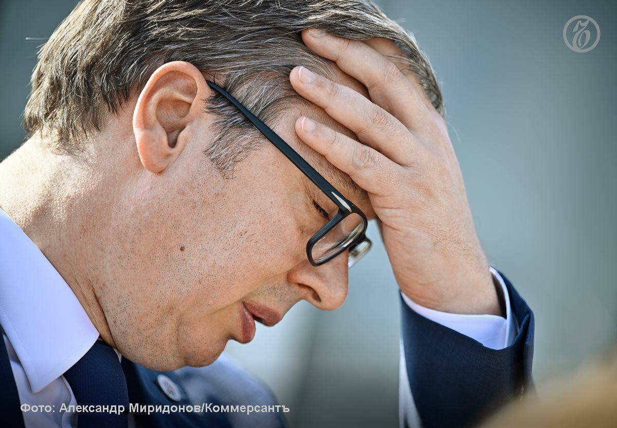 Президент Сербии Александр Вучич отрицает свою причастность к снайперскому туризму в Сараево во время войны в Боснии и Герцеговине В его пресс службе эти обвинения назвали хрестоматийным случаем злостной дезинформации специально направленной на подрыв институционального доверия к Республике Сербия и ее президенту Ранее миланская прокуратура начала расследование в отношении итальянцев которых подозревают в том что во время осады Сараево боснийскими сербами в 1992 1996 годах они ездили туда чтобы пострелять по жителям города Расследование началось после сбора писателем Эццио Гаваццени доказательств того что богатые люди платили деньги чтобы стрелять по жителям осажденного города ради развлечения Подписывайтесь на Ъ в Telegram в MAX Оставляйте бусты