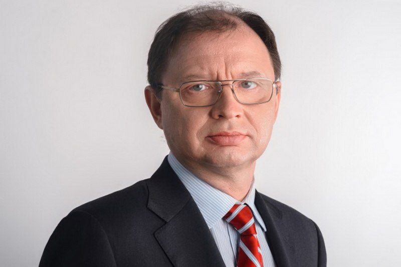 Ректор КрасГМУ Алексей Протопопов уходит в отставку по собственному желанию Об этом сообщил депутат Илья Зайцев у себя в соцсетях По словам парламентария ректор медуниверситета уже сообщил подчиненным что 30 сентября его полномочия истекают и он не собирается их продлевать Что об этом говорят в самом КрасГМУ Публикуем ответ пресс службы ТВК