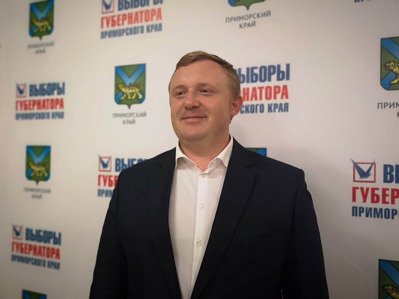 "Работал в швейном цеху, характеристики у него хорошие, в ШИЗО не был". Несостоявшегося "красного губернатора" Приморья Андрея Ищенко, осуждённого за обман дольщиков, перевели из колонии общего режима в соседнем Приамурье на принудительные работы в родной регион. Можно сказать, почти свободный человек. И отбывать относительно недолго осталось из назначенных 6,5 лет.