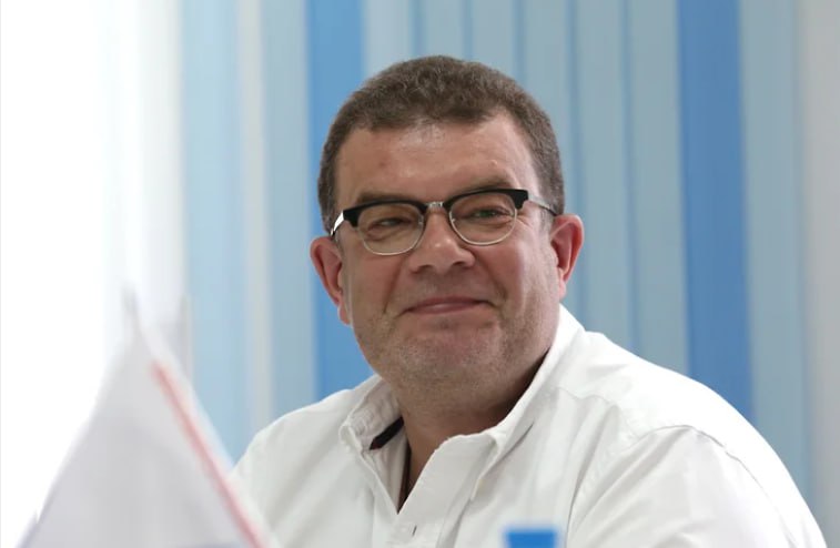 Бывший краевой министр возглавил хозуправление Пермского университета Исполняющим обязанности начальника хозяйственного управления Пермского государственного национального исследовательского университета назначен Александр Фенев на фото следует из информации с сайта вуза В вузе отметили что он обладает большим управленческим опытом В частности Александр Фенев будет курировать реконструкцию двух корпусов университетского кампуса готовить хозяйство к зимнему сезону и обеспечивать комфортную среду в корпусах ПГНИУ