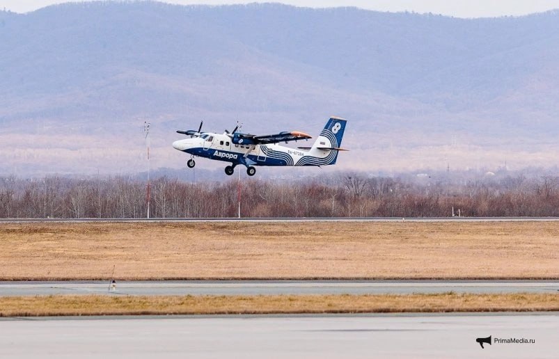 Первый образец совместного с Россией легкомоторного самолета "Освей" планируется произвести в Белоруссии в 2026 году.   Перед разработчиками стоит задача обеспечить конкурентоспособность с зарубежными аналогами, в том числе таким как канадский самолёт DHC-6 300 Twin Otter, на которых единая дальневосточная авиакомпания "Аврора" выполняет основные перевозки пассажиров внутри Приморья.   Головным исполнителем опытно-конструкторских работ по разработке 19-местного "Освея" с российской стороны определено АО "Уральский завод гражданской авиации"  УЗГА , соисполнителем от Белоруссии назначен 558-й авиационный ремонтный завод  там же, наряду с российским предприятием, будет организовано производство .   "Уральский завод гражданской авиации" в настоящее время курирует разработку сразу нескольких проектов региональных самолётов - "Байкал", "Ладога" и "Освей".   Приморский край в перспективе планирует закупать вертолеты Ми-8 и Ка-62, а также самолеты "Байкал" для внутренних перевозок, сообщал ранее губернатор Олег Кожемяко. Если "Освей" появится раньше – почему бы не приобрести и его. Тем более у главы Приморья крайне тёплые отношения с главой Белоруссии.