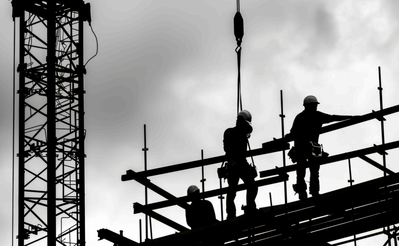 Стоимость патента для мигрантов на Камчатке вырастет более чем наполовину Власти региона придумали как повысить конкурентность камчатцев на рынке труда В камчатском правительстве обсудили вопросы обеспечения правопорядка в регионе и приняли ряд решений касающихся наведения порядка в мигрантской среде В частности планируется поднять стоимость трудового патента усилить контроль в сфере такси ужесточить ответственность за незаконную работу и порядок зачисления в школы детей мигрантов которые не владеют русским языком передаёт ИА Камчатское время Подробности по ссылке kamtime ru article f4c6a416 02cd 4ee6 a256 e82fd5be9db3 Предложка MAX