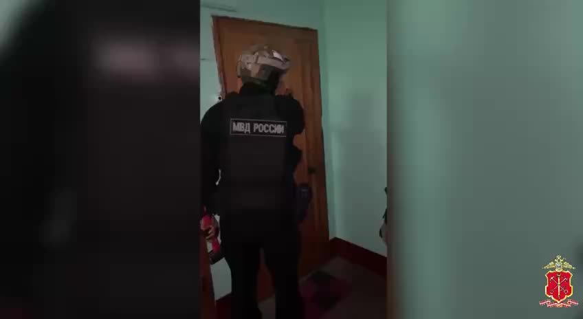 В Красногвардейском районе разоблачена преступная группа, легализовавшая иностранцев