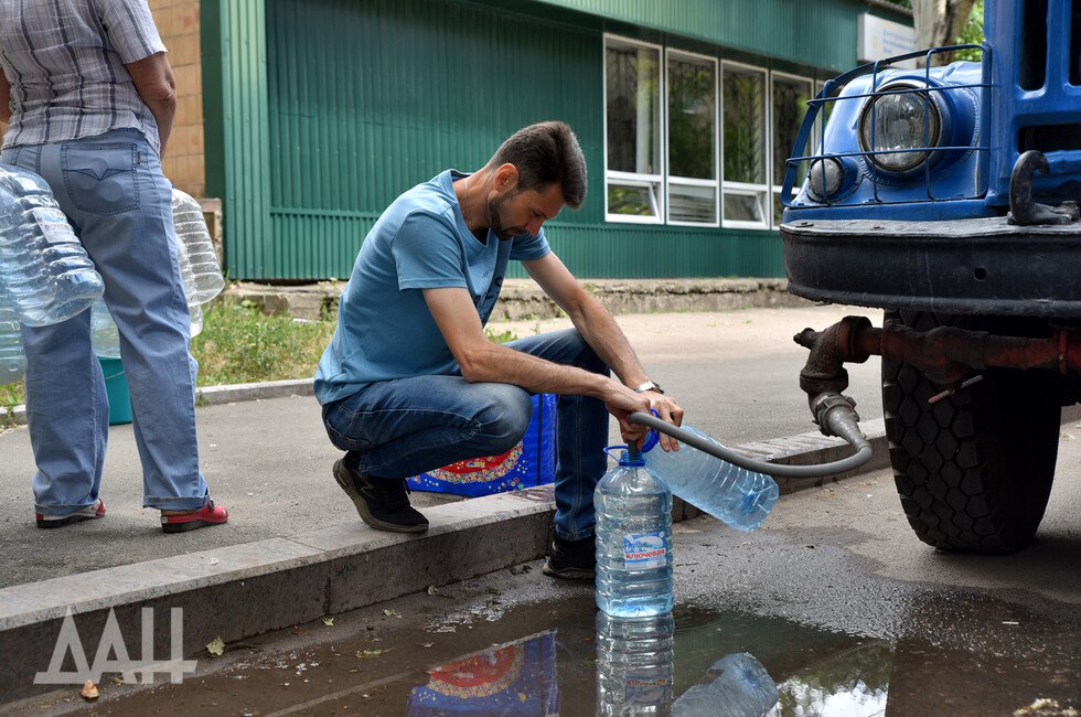 «Вода Донбасса» опровергла слухи об изменении графиков водоснабжения в Республике ДАН: Написать нам , без каких-либо изменений, а распространяющиеся в социальных сетях сообщения об обратном — фейк, заявили в организации. Там призвали граждан следить за официальной информацией в соцсетях и на сайтах ведомств и ориентироваться на нее. Читать полностью