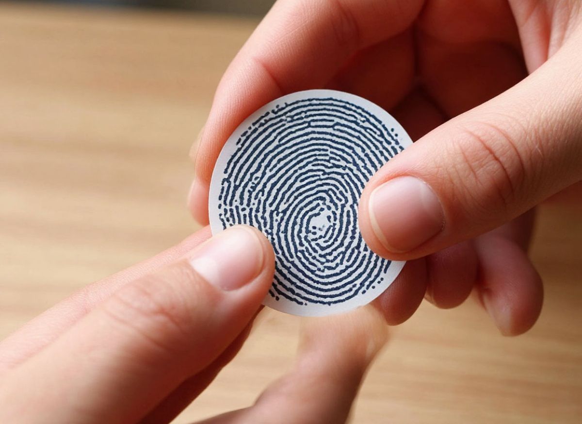 Калужская полиция нашла по ДНК убийцу орудовавшего 23 года назад   kaluganews ru fn 1776807 html Сотрудники следственного комитета и полиции Калужской области задержали местного жителя подозреваемого в убийстве совершённом 23 года назад   Прислать новость Подписаться