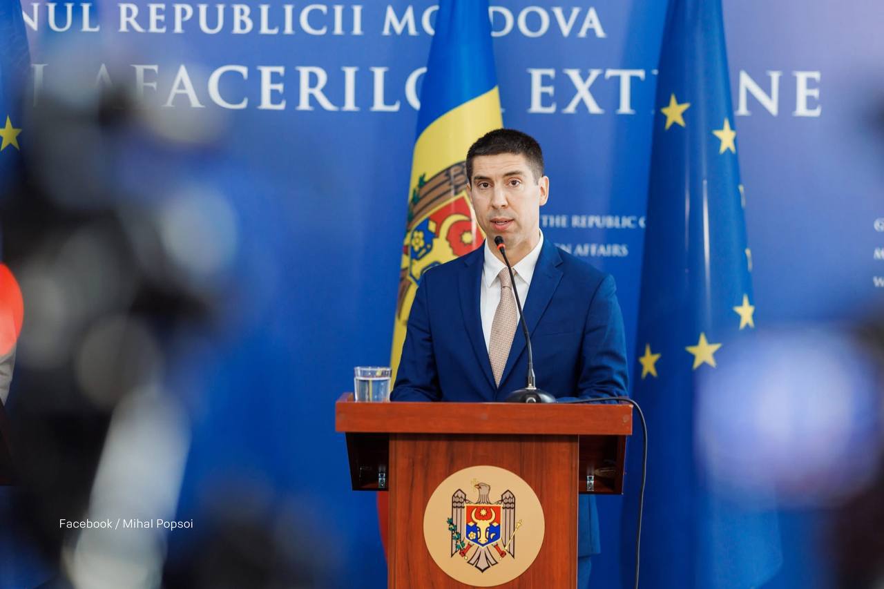 Почему закрытие Русского дома в Кишиневе затягивается объясняет Михай Попшой Власти Молдовы объявили о политическом решении прекратить деятельность Русского дома в Кишиневе однако его фактическое закрытие произойдет не сразу Процесс будет растянут во времени из за международно правовых процедур предусмотренных действующим соглашением с Россией