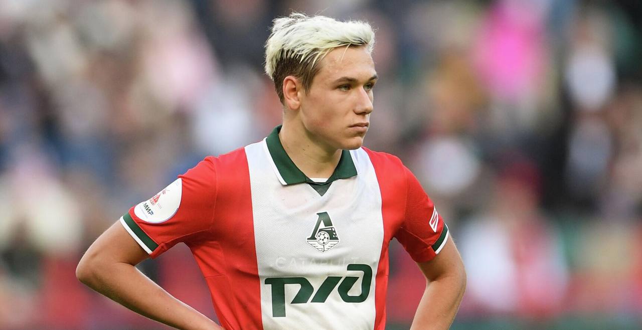 Монако хочет купить Алексея Батракова Французский клуб готов заплатить около 20 миллионов евро По нашим данным Монако проявило заинтересованность в покупке российского игрока По словам источников представители французского клуба связались с Локомотивом несколько дней назад Во время разговора они сообщили железнодорожникам что готовы заплатить за 20 летнего футболиста 20 миллионов евро При этом важно что официального предложения на бумаге в клуб пока не поступало