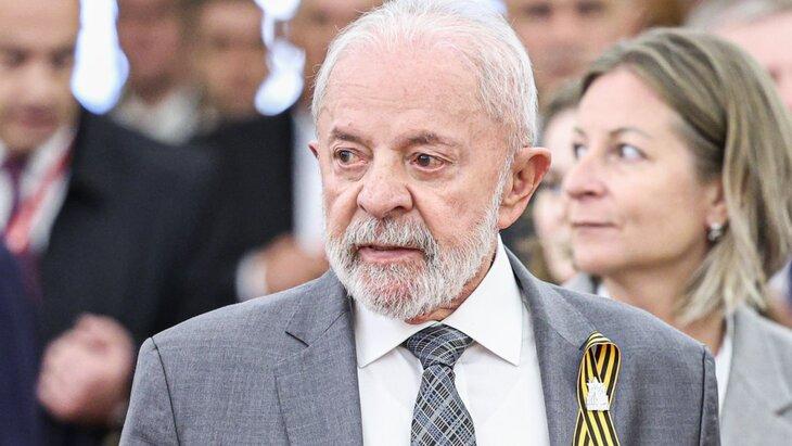 Вопрос урегулирования на Украине будет обсуждаться на саммите БРИКС, который пройдет 6-7 июля в Рио-де-Жанейро, сообщил президент Бразилии Лула да Силва. #Россия #Путин #Перемирие Подписывайтесь на "Донбасс решает".