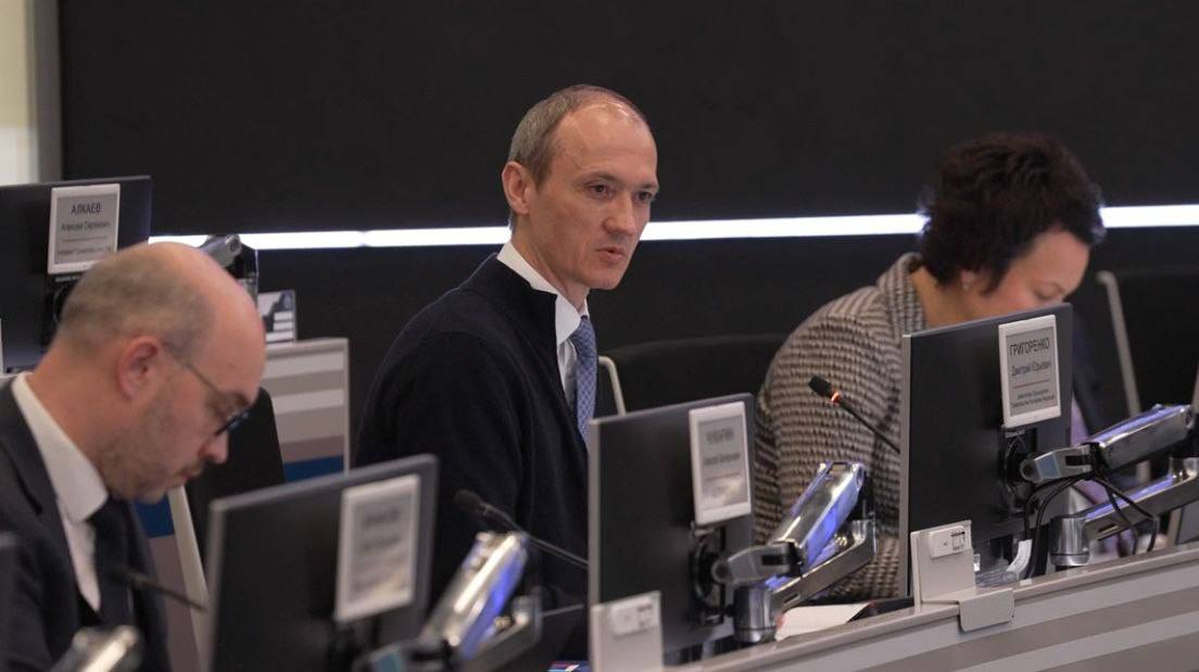 Дмитрий Григоренко провел совещание по формированию единого подхода к регулированию искусственного интеллекта В Координационном центре Правительства РФ под председательством Заместителя Председателя Правительства Руководителя Аппарата Правительства Дмитрия Григоренко состоялось совещание посвященное вопросам регулирования технологии искусственного интеллекта В обсуждении приняли участие представители федеральных органов власти бизнеса и отраслевых ассоциаций Подробнее здесь