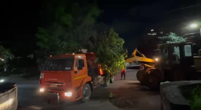Устранение последствий урагана во Владикавказе и Ставрополье продолжается