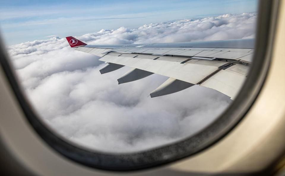 25 человек на борту рейса авиакомпании Delta Air Lines из американского Солт-Лейк-Сити в Амстердам были госпитализированы из-за турбулентности во время полета 30 июля.