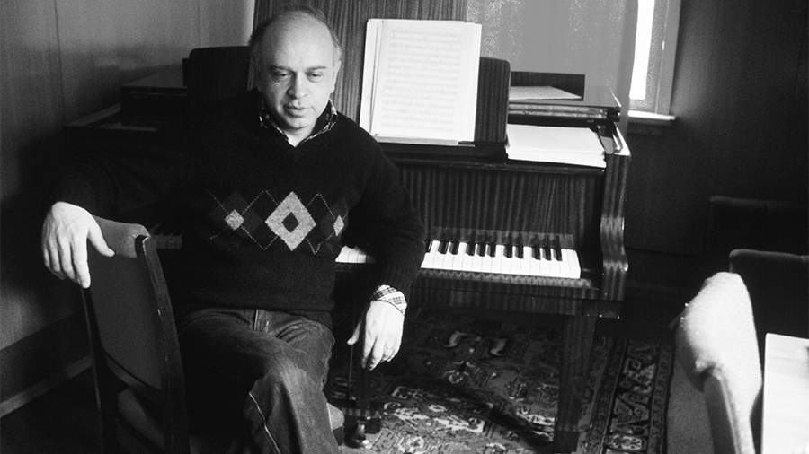 Ушёл из жизни выдающийся композитор классик детской музыкальной сцены заслуженный деятель искусств России Сергей Баневич Центральное место в творчестве Сергея Петровича занимали произведения адресованные детям и юношеству Среди них оперы Белеет парус одинокий История Кая и Герды Сверчок на печи Двенадцать месяцев и многие другие Сегодня его музыка продолжает звучать на сценах Мариинского театра ТЮЗа имени Брянцева Театра музыкальной комедии и театра Зазеркалье Выражаем глубокие соболезнования родным друзьям и коллегам Сергея Петровича