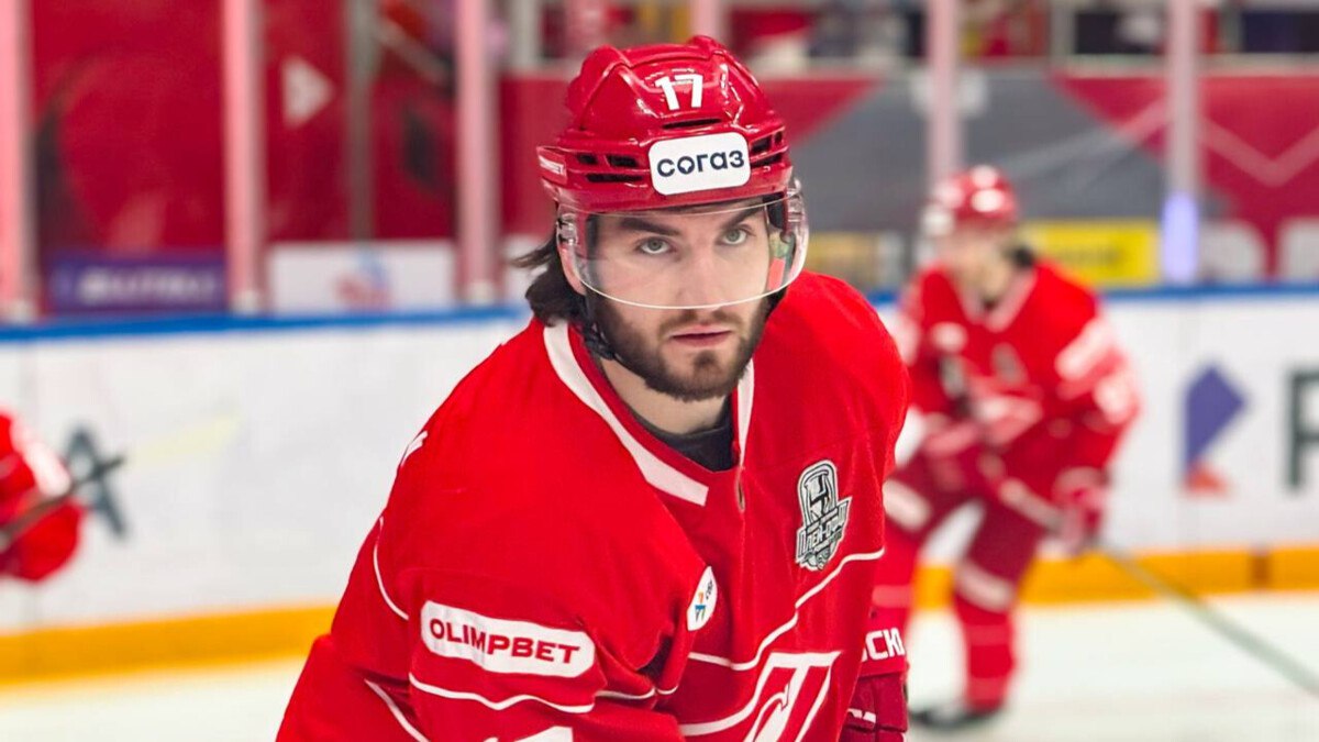 Иван Морозов признал факт нарушения антидопинговых правил и принёс извинения клубу и болельщикам 16 сентября стало известно что хоккеист временно отстранён от тренировок и матчей так как в его допинг пробе обнаружили запрещённое вещество Вот что он написал в соцсети Я осознаю ошибку и искренне сожалею о случившемся Приношу извинения руководству клуба тренерскому штабу команде и конечно болельщикам Это стало для меня серьёзным уроком Я понял что даже разовое употребление может привести к зависимости и разрушить всё что я с таким трудом создавал годами Сейчас я прохожу терапию и получаю необходимую помощь специалистов Я сделаю всё чтобы вернуться сильнее с новыми ценностями и другим отношением к себе Надеюсь мой пример будет предостережением news matchtv соцсети ХК Спартак