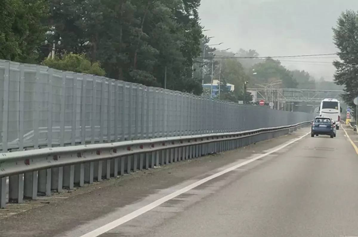 Автобусный маршрут запустили между Мелитополем и Краснодаром Отправление в прямом направлении осуществляется ежедневно из Мелитополя в 07 00 Прибытие в Краснодар в 18 30 Промежуточные остановки предусмотрены г Ростов на Дону пр т Сиверса 1 в 14 00 г Ростов на Дону пр т Шолохова 126 в 14 20 г Краснодар ул Гаврилова в 18 20 Кубанские Новости   Мы в MAX