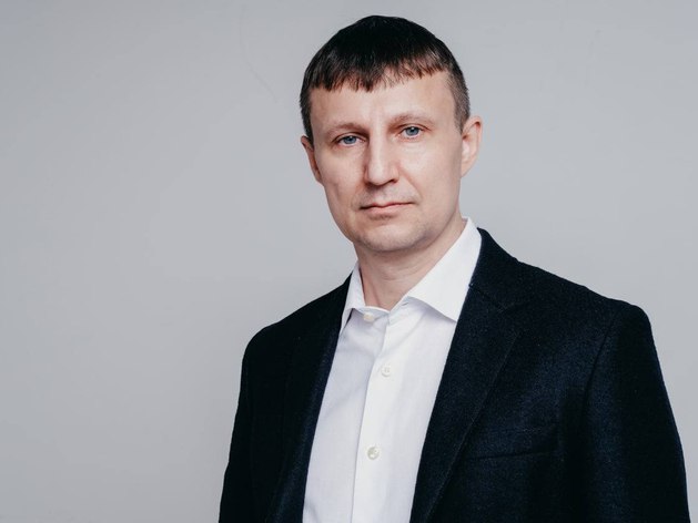 Александра Глискова лишили статуса депутата ЗС Красноярского края  Сегодня, 3 июля, на сессии Заксобрания Красноярского края Александра Глискова лишили полномочий депутата. В октябре прошлого года Глискова за получение взятки приговорили к 10 годам и штрафу в 10 миллионов рублей.  В телеграм-канале «Глисков и команда» опубликовано сообщение, в котором экс-депутат благодарит своих избирателей и сторонников и НЕ прощается. Кроме того, он говорит, что об опыте ЛДПР написал книгу, которую рассчитывает издать.  Newslab