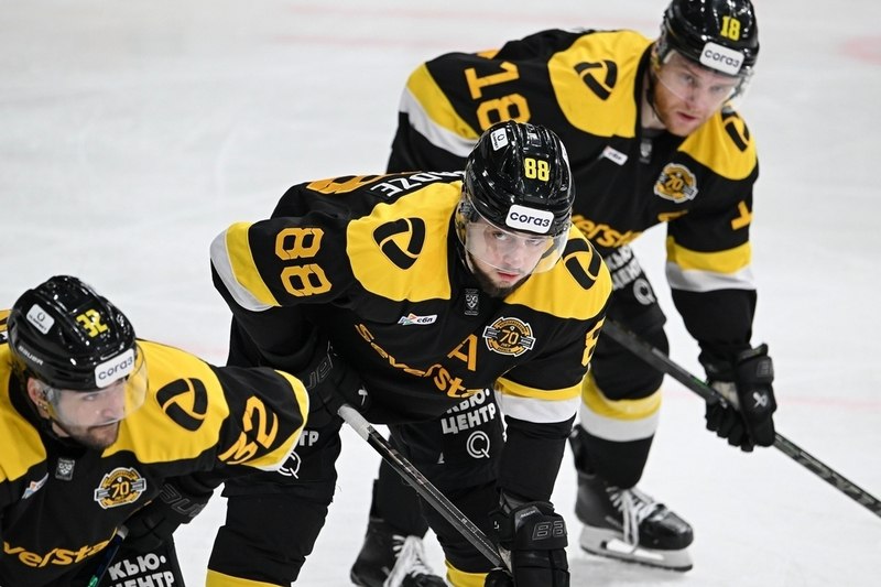 Директор ХК Северсталь Николай Канаков пригласил Георгия Филимонова на матч Об этом сообщает спортивный медиаофис ВО Спорт   cherinfo ru news 144450 direktor hk severstal nikolaj kanakov priglasil georgia filimonova na matc