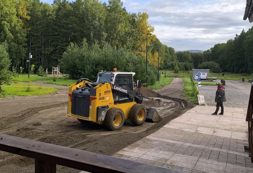 В экопарке «Юдинская долина» приступили к работам по благоустройству территории.   Среди прочего, планируется увеличение вместимости парковки. Согласно плану, количество парковочных мест будет доведено до 200, что позволит решить проблему нехватки мест, которая ранее неоднократно отмечалась посетителями.  Что еще планируется в парке:    #красноярск