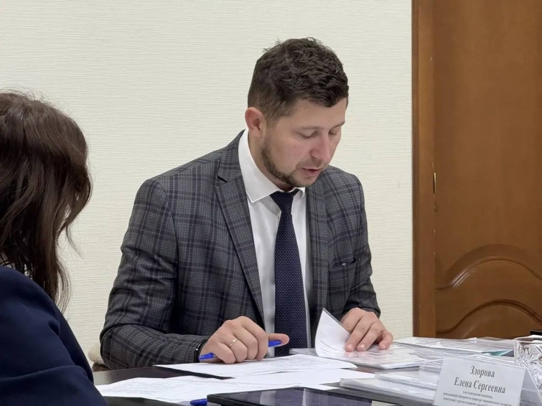 Orenday Оренбург В Бугуруслане определились с претендентами на пост главы города Депутатам предстоит выбрать мэра из двух кандидатов нынешнего главы и председателя счетной палаты Бугуруслана Сегодня 14 ноября в Бугуруслане состоялось заседание конкурсной комиссии по отбору кандидатур на должность градоначальника участником которой был Юрий Мироненко и о вице губернатора заместителя председателя правительства Оренбургской области по внутренней политике министра региональной и информационной политики Оренбургской подробнее на канале Orenday Оренбург