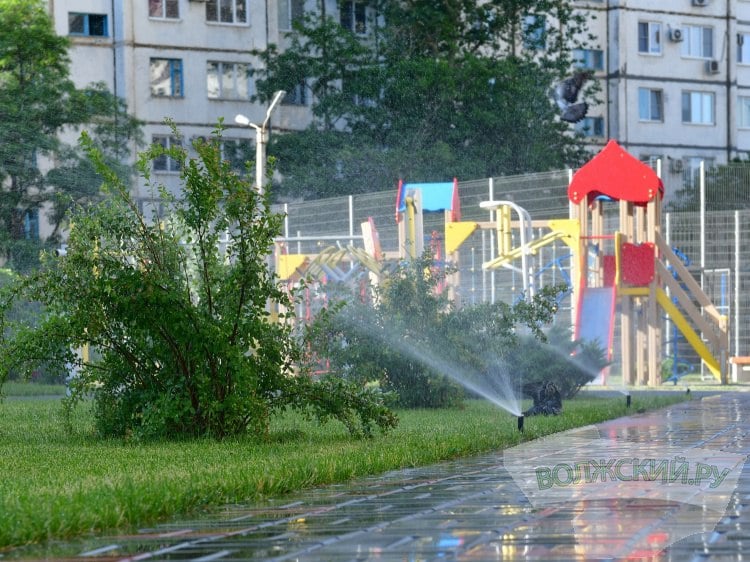 В Волгоградской области набирают волонтёров благоустройства  В Волгоградской области стартовала регистрация волонтёров для проведения голосования за объекты благоустройства. Как сообщили Волжский.ру в региональной администрации, волонтером может стать любой желающий в возрасте старше 14 лет. Им предстоит информировать жителей волгоградского региона о проектах благоустройства, помогать в прохождении процедуры голосования. Кроме этого для получения обратной связи волонтеру понадобится подтвержденный через Госуслуги профиль на платформе Добро.рф.  Регистрация открылась накануне Волонтерский штаб формируется до 21 марта.   Подробнее на Волжский.ру: