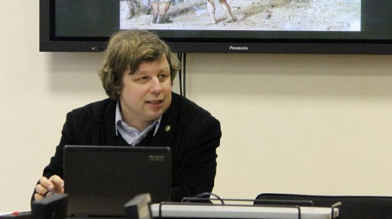 В Польше задержали российского археолога из Эрмитажа по запросу Украины Сотрудника Эрмитажа арестовали в Польше по обвинению в незаконных раскопках в Крыму передает ArbatMedia   Прислать новость