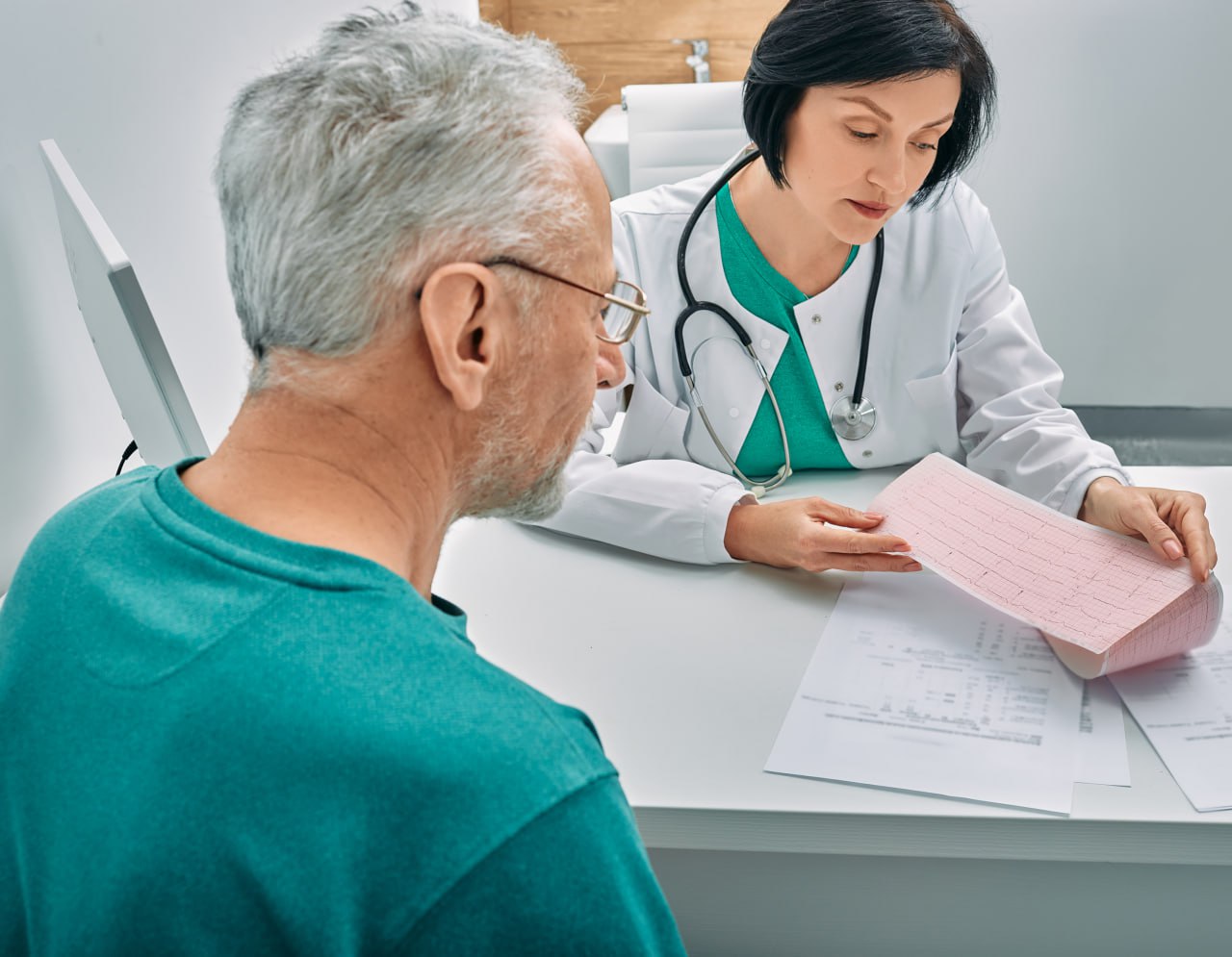 Девять регионов дополнительно получат более 400 млн рублей на профилактику сердечно сосудистых заболеваний  Республика Коми Красноярский край а также Волгоградская Калининградская Калужская Костромская Саратовская Свердловская и Смоленская области дополнительно получат 408 5 млн рублей на профилактику сердечно сосудистых заболеваний Такая профилактика включает в себя в том числе консультации специалистов по изменению образа жизни и коррекции питания медикаментозную терапию и регулярное медицинское наблюдение Всего в 2025 году на это направление работы из федерального бюджета направлено более 11 8 млрд рублей Подписаться на Правительство России в MAX