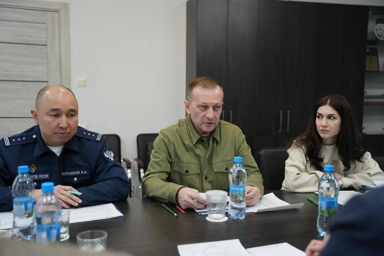 Провели рабочую встречу с замруководителя Федерального казначейства Эли Абубакаровичем Исаевым. Обсудили направления и результаты совместной работы органов Федерального казначейства и Правительства Запорожской области, в том числе эффективность и своевременность исполнения федерального бюджета в ходе реализации национальных проектов на территории области, аспекты социально-экономического развития региона. Благодарен Федеральному казначейству, лично Эли Абубакаровичу за помощь и поддержку в социально-экономическом развитии Запорожской области, за активную работу, выстроенные взаимоотношения между ведомством и исполнительными органами власти региона.