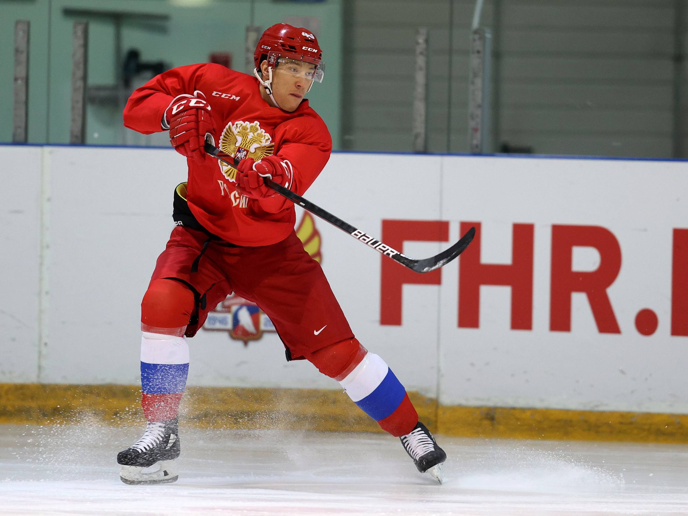 Дамир Шарипзянов не сыграет на Кубке Первого канала Защитник Дамир Шарипзянов не сможет принять участие в турнире в Новосибирске из за повреждения Пожелаем Дамиру скорейшего выздоровления и возвращение в обойму нашей команды