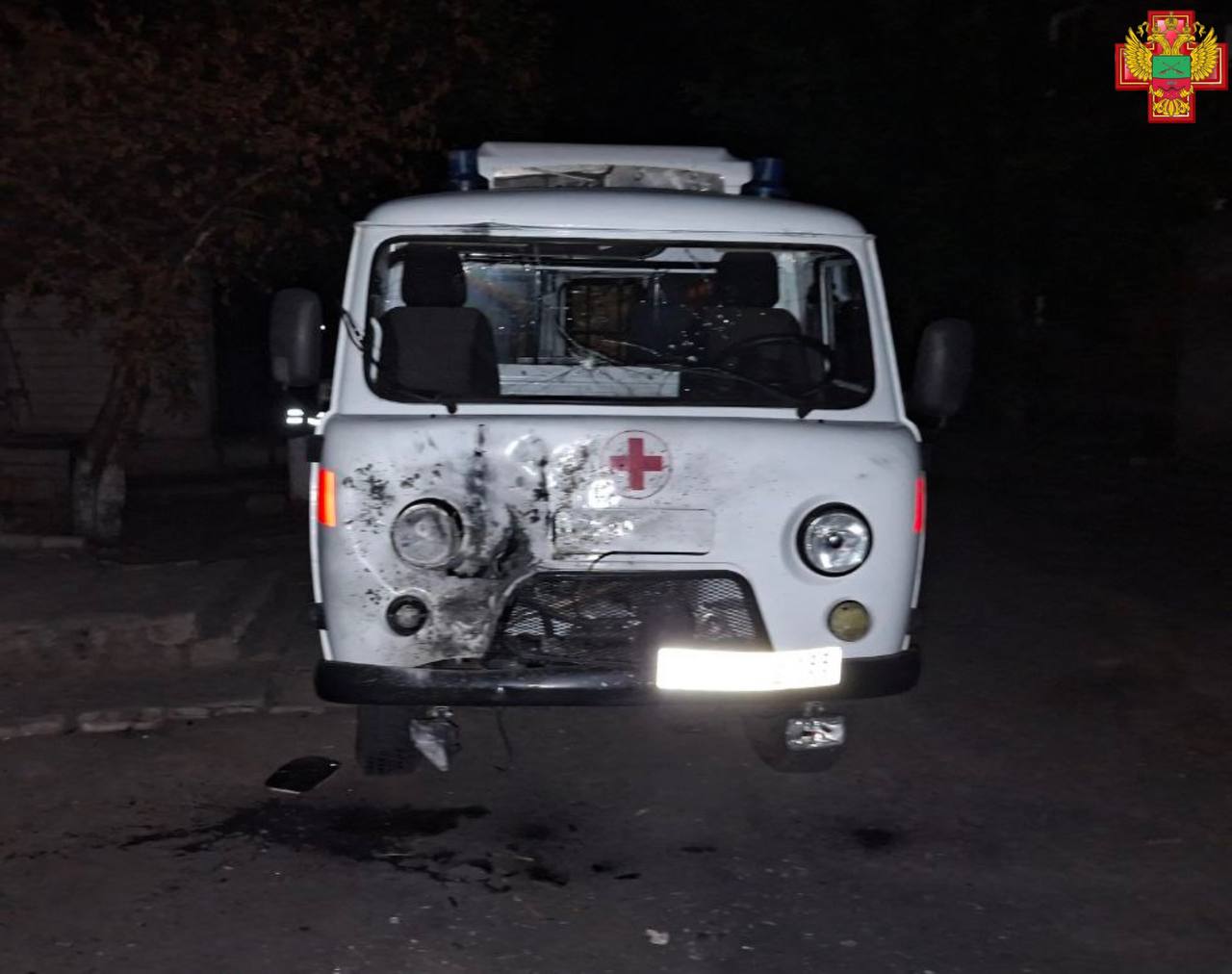 В селе Великая Знаменка Каменско Днепровского муниципального округа при дроновой атаке повреждена машина скорой помощи Автомобиль при ударе находился на пункте базирования Пострадавших среди персонала нет