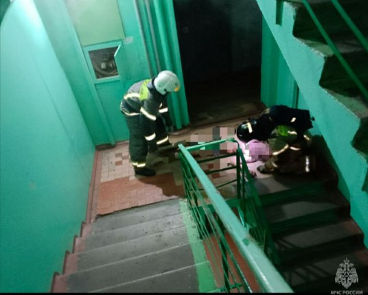 Пенсионер стал жертвой пожара в пятиэтажке в Усть-Илимске Огнеборцы спасли троих человек, еще 15 были эвакуированы Читать подробнее на сайте...