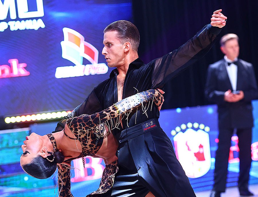 29 й традиционный международный фестиваль по бальным танцам Minsk Open Championship 2026 Невероятная энергетика захватывающая атмосфера красота и великолепие спортивных бальных танцев вновь превратят Минск в танцевальную столицу 14 и 15 февраля в спортивно развлекательном комплексе Falcon Club пр Победителей 20 состоится 29 й традиционный международный фестиваль по бальным танцам Minsk Open Championship 2026 Все подробности здесь Минск Новости MINSKNEWS BY Telegram Viber FB VK Inst TikTok YouTube