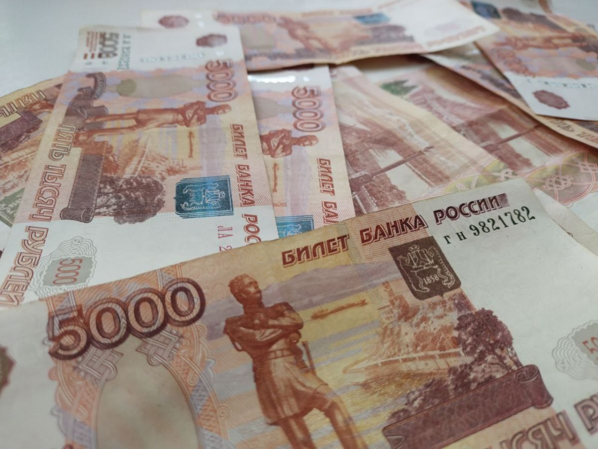 Рост госдолга во Владимирской области вызвал спор на публичных бюджетных слушаниях   newsvladimir ru fn 1756634 html Во Владимире на бюджетных слушаниях депутаты раскритиковали рост госдолга К 2028 году он может увеличиться с 15 до 33 млрд рублей Представители КПРФ указали на удорожание обслуживания долга а также призвали сократить некоторые расходы   Прислать новость Подписаться   Мы в MAX