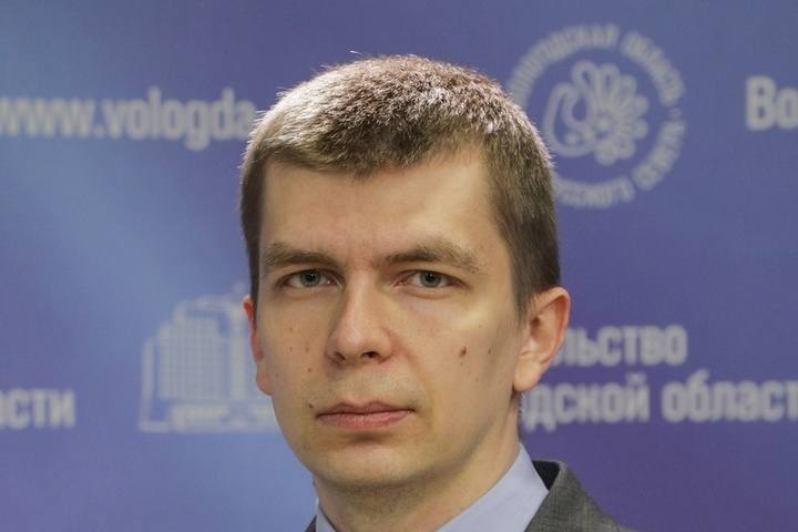 Виктор Злобич покинул пост министра цифрового развития и связи Самарской области Министр цифрового развития и связи Самарской области Виктор Злобич подал в отставку Об этом сообщается на официальном сайте регионального правительства Последним рабочим днем для чиновника в этой должности стало 26 августа Пост министра цифрового развития и связи Самарской области он занимал с 9 января 2025 года Губернатор Самарской области Вячеслав Федорищев на прошлой неделе объявил о предстоящей отставке регионального правительства По его словам это произойдет осенью и связано с оптимизацией работы кабинета министров В частности планируется сократить число министерств и вице губернаторов Господин Федорищев подчеркнул что это решение не связано с неудовлетворительными результатами работы чиновников Это технический шаг Мы работаем одной командой которая становится только сильнее заявлял губернатор kommersant volga