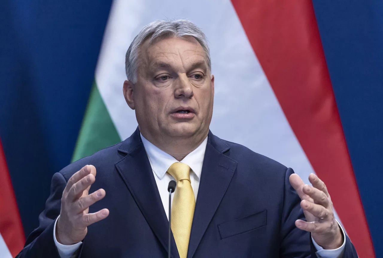 Конфликт в Украине может быть урегулирован только при условии личной встречи Путина и Трампа, — премьер Венгрии Орбан.  Он отметил, что договоренности должны касаться не только Украины, но и «цен на энергоносители, доступа к российским рынкам, экономических санкций, контроля над вооружениями».    Оперативно о политике