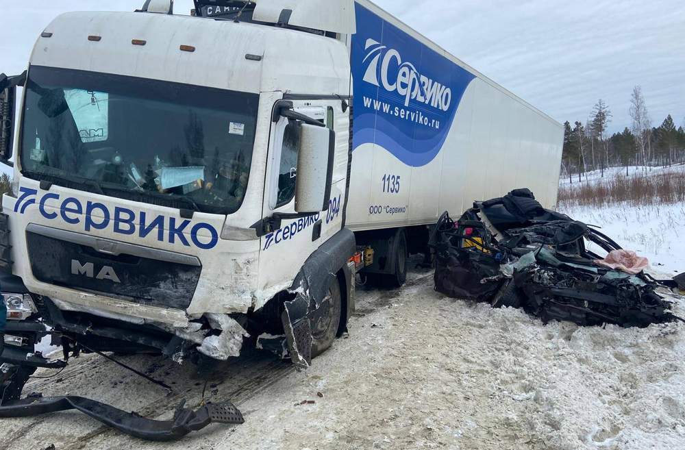 Четырехлетний ребенок и двое взрослых погибли в ДТП в Нижнеингашском районе  В Нижнеингашском районе произошло ДТП, в результате которого погибли три человека, в том числе четырехлетний ребенок, сообщили в ГАИ.  Предварительно установлено, что 15 января на 1160 километре автодороги Р-255 «Сибирь» 33-летний водитель универсала «Тойота Филдер», двигаясь со стороны Канска в сторону Иркутска, не справился с управлением и совершил выезд на полосу встречного движения, где столкнулся с грузовиком MAN под управлением 51-летнего водителя.   В результате ДТП водитель, 30-летняя пассажирка и 4-летний ребенок легкового автомобиля погибли на месте происшествия.  Newslab