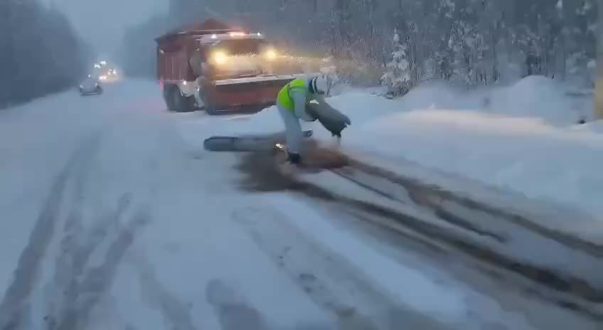 Переворот бензовоза в Нижнеангарске: экстренные службы на месте