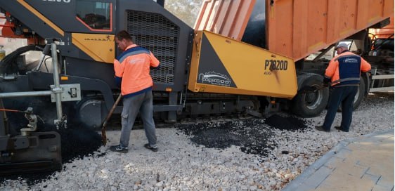 ФКУ Упрдор Москва – Нижний Новгород расторгло в одностороннем порядке с ООО «ДСК» Тверская область контракт на капремонт автомобильной дороги Р-158 Нижний Новгород - Арзамас - Саранск - Исса - Пенза - Саратов в регионе. Об этом сообщается на портале госзакупок. Договор был заключен весной 2023 года, его стоимость составляет 3,7 млрд рублей. Причина расторжения – неисполнение контрактных обязательств. По состоянию на конец мая «ДСК» выполнила работ на сумму 3 млрд. Но с 13 мая не производила строительно-монтажные работы на объекте.