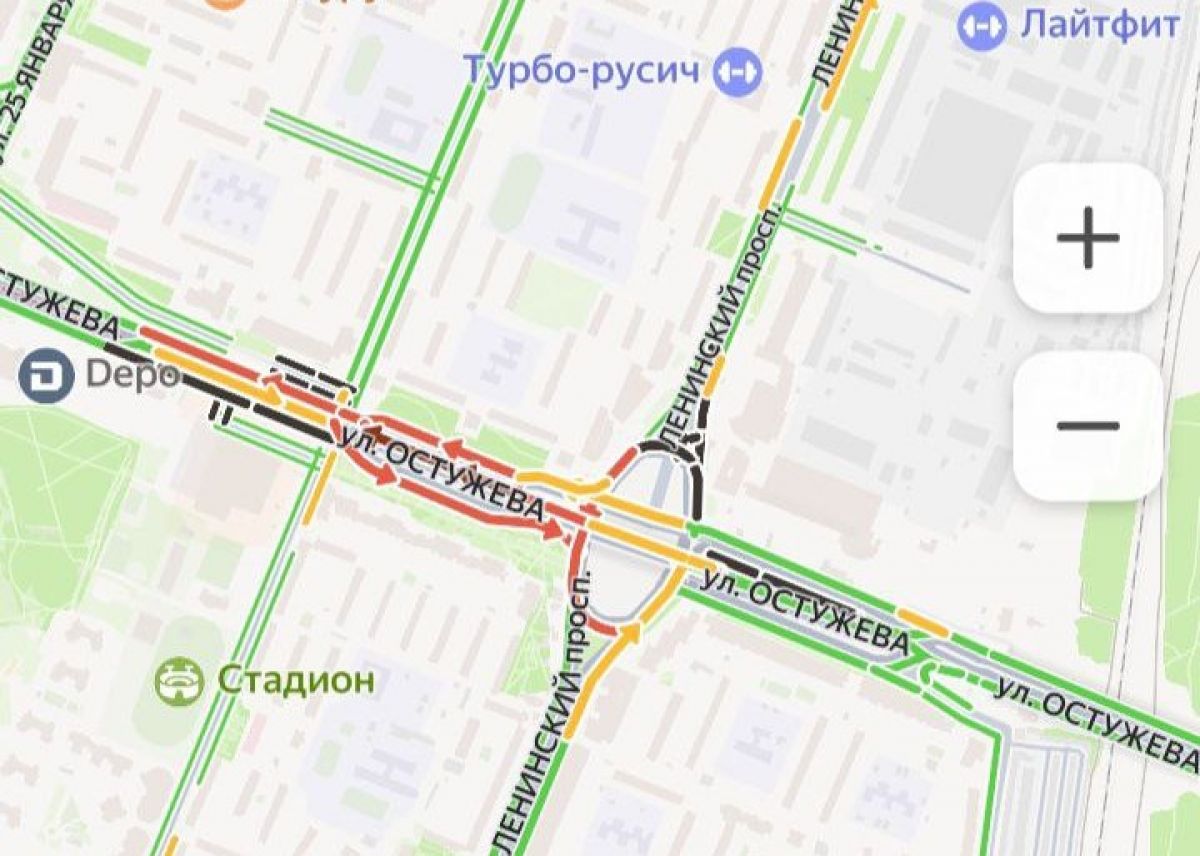 Пробка из-за столкновения двух автомобилей сковала движение у Северного моста     Столкновение произошло у остановки «ДК Электроника» перед въездом на Северный мост. Друг в друга въехали, по словам воронежцев, предположительно, автомобили «Лада» и «Фольксваген».  Из-за строительства Остужевской развязки воронежские водители постоянно испытывают трудности с проездом по этому участку. Теперь же, по словам воронежцев, от Ленинского проспекта до Северного моста автомобилисты «ползут» по 20 минут.  ↗  Прислать новость   Подписаться