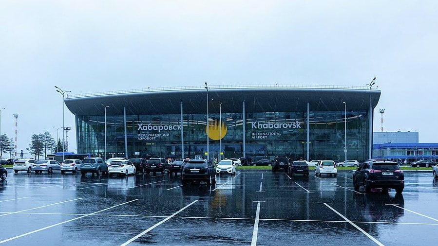 Аварийную посадку совершил самолет в аэропорту Хабаровска Сообщается, что речь идет о самолете Airbus 330, выполнявшем рейс Владивосток-Москва. Прочитать статью полностью