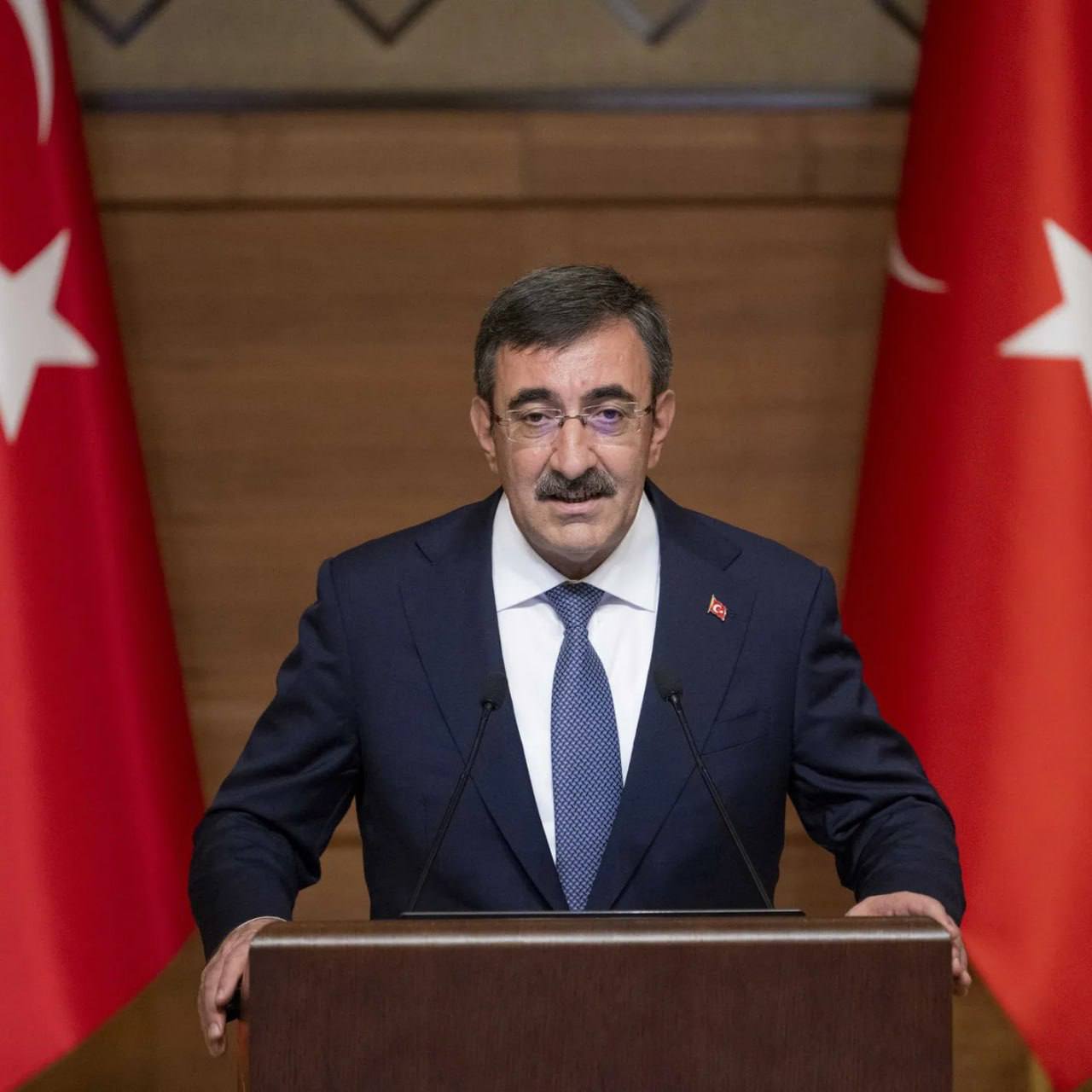 Вице президент Турции Джевдеи Йылмаз заявил В сельскохозяйственном секторе Турции наблюдался отрицательный рост на 12 7