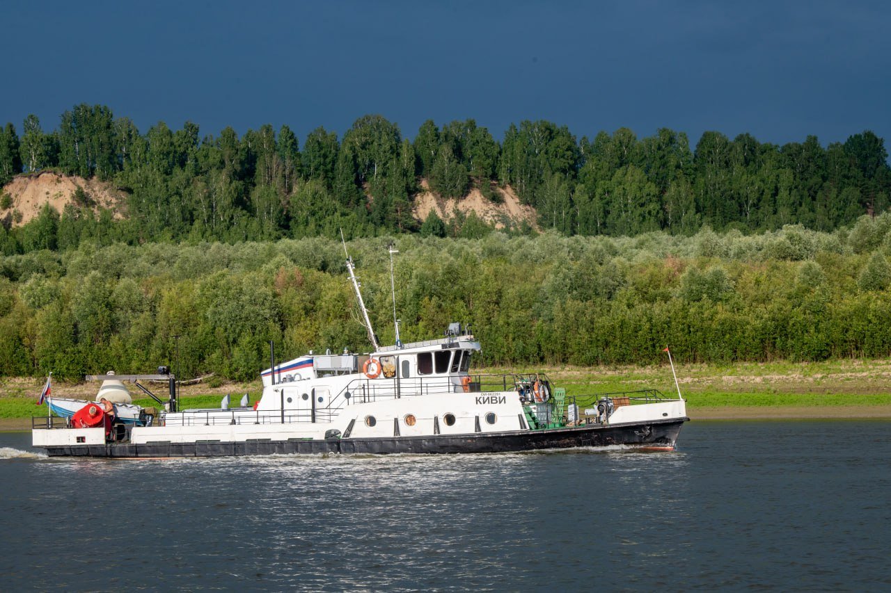 Топ-3 популярных водных маршрутов у ямальцев  Самыми популярными водными маршрутами у ямальцев стали рейсы из Салехарда в Мужи, Яр-Сале и Казым-Мыс. За период летней навигации было перевезено более сотни тысяч пассажиров, сообщает URA.RU.  Подписаться   Прислать новость