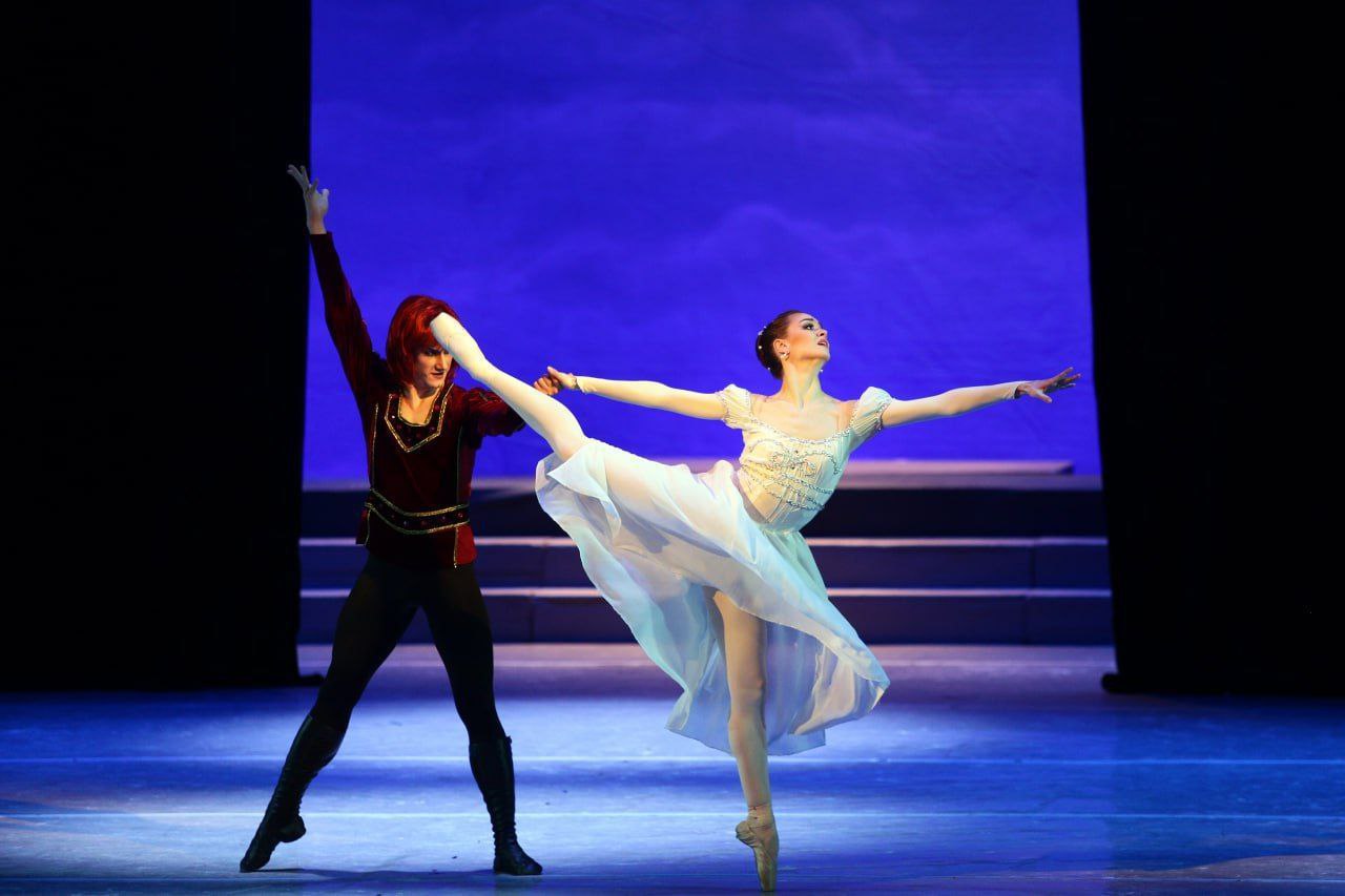 Премьера одноактного балета Франческа да Римини Петра Чайковского 13 и 14 декабря на Главной сцене Донбасс Оперы прошли два вечера одноактных балетов насыщенное событие объединившее романтическую классику и современное драматическое прочтение В программе увертюра фантазия Ромео и Джульетта П И Чайковского воздушный балет Сильфиды на музыку Ф Шопена и премьера симфонической фантазии Франческа да Римини П И Чайковского в новой постановке художественного руководителя театра народного артиста Украинской ССР Вадима Писарева вдохновлённой Божественной комедией Данте Алигьери Премьеру симфонической фантазии театр приурочил к 185 летию со дня рождения гения русской музыки Петра Ильича Чайковского  Подробнее на портале Культура Донбасса Минкульт ДНР в МАХ