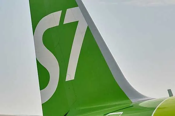 Сервисы авиакомпании S7 Airlines добавлены в белый список интернет ресурсов Сайт авиакомпании S7 Airlines и другие цифровые сервисы авиаперевозчика внесены в белый список интернет ресурсов Об этом сообщает AVIA RU со ссылкой на данные авиаперевозчика Сайт авиакомпании S7 Airlines и другие наши цифровые сервисы внесены в белый список Это значит что даже в случае ограничений мобильного интернета мы остаемся на связи с вами отмечается в сообщении S7 Airlines Как уточнили в авиакомпании речь идет не только о главном сайте но и о мобильных приложениях и всех сервисах которые нужны каждый день для работы для бронирований и для осуществления полного цикла работы в аэропорту от регистрации на рейс до посадки на борт aviaru net n295054 Оставайся в информационном потоке подпишись на наш канал в MAX