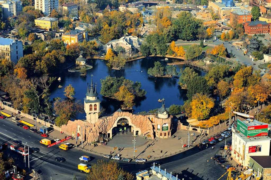 С 1 мая Московский зоопарк будет работать на час дольше Теперь его режим работы с 09:00 до 21:00, при этом вход на территорию будет открыт до 20:00, а кассы и терминалы будут работать с 09:00 до 20:00.