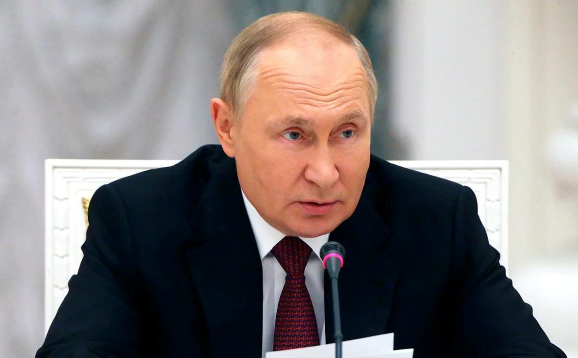 Владимир Путин заявил, что реакция российского общества на проведение СВО именно такая, на какую он надеялся. В процессе спецоперации каждый рядовой гражданин РФ понял, что он — и есть государство, от него зависит будущее, отметил президент в интервью журналисту Павлу Зарубину.
