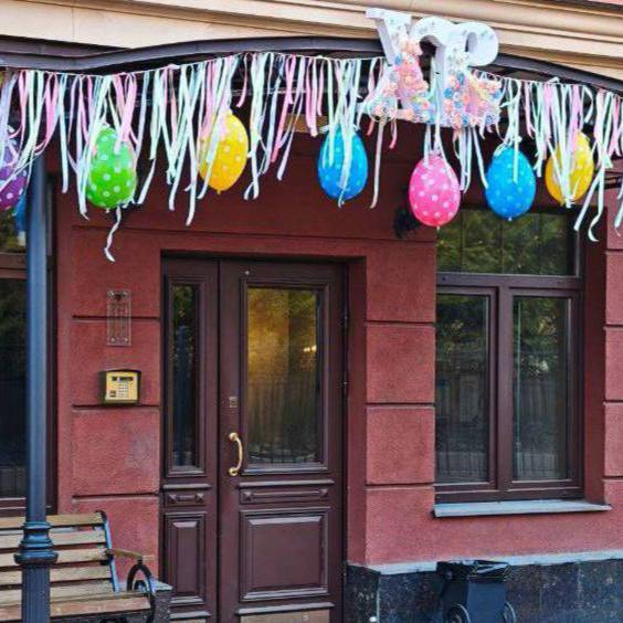 Вандалы разгромили пасхальный декор на Дибуновской улице В Вербное воскресенье двое мужчин проникли во двор жилого дома, сорвали украшения и выбросили их в мусор. Потерпевшие уже обратились в полицию. Подписаться Новости СПБ