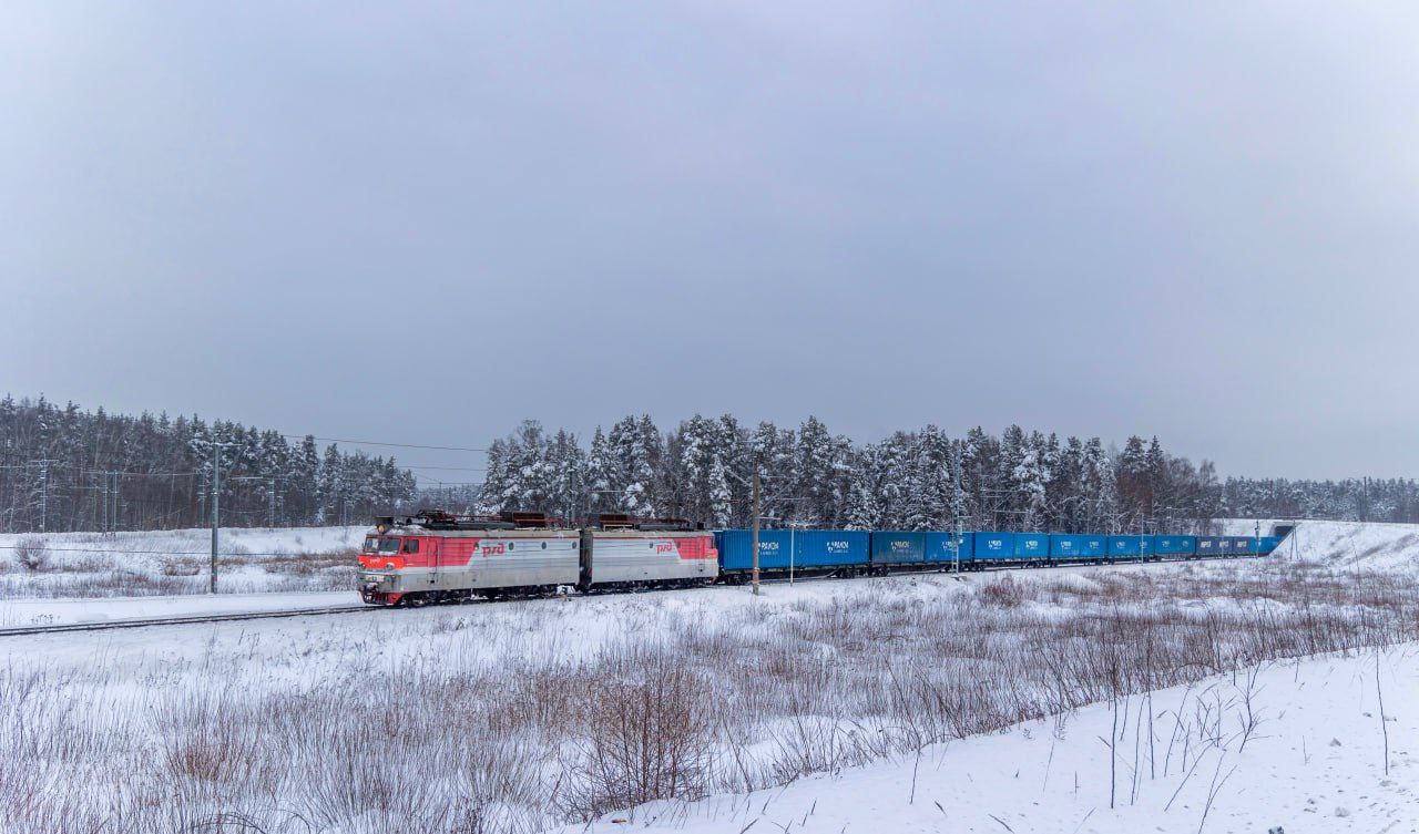В январе перевозки контейнеров по сети РЖД снизились на 7 по сравнению с тем же месяцем прошлого года Количество отправленных груженых контейнеров снизилось на 9 1 Подписаться на PRO transport